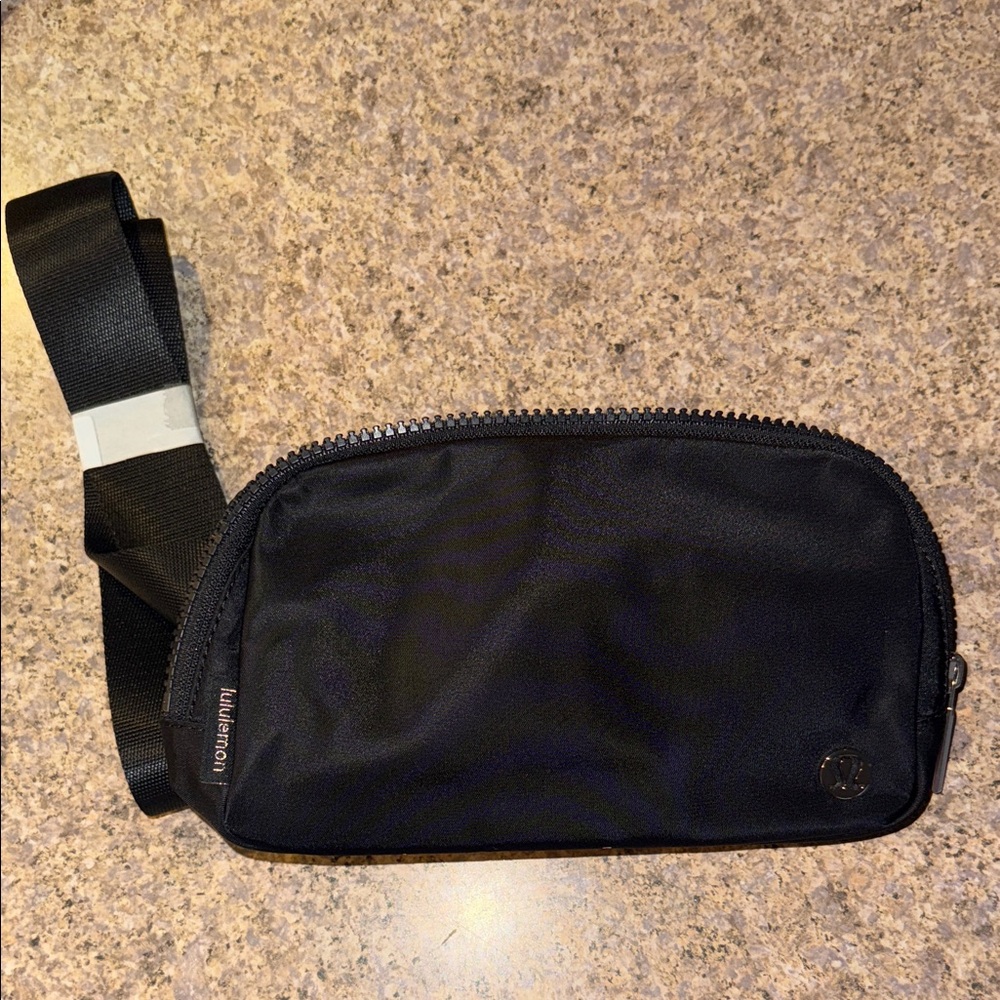 lululemon athletica Black  Belt Bag